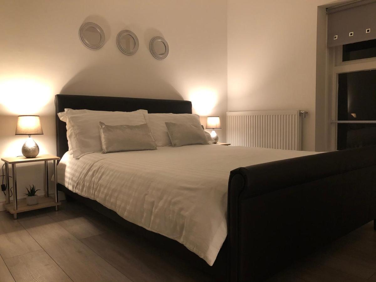 House Apartment *